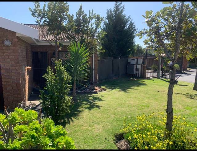 2 BEDROOM TOWNHOUSE RENTED IN SONSTRAAL HEIGHTS